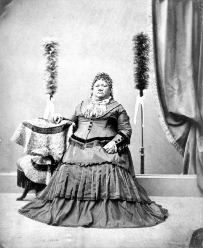 Princess Ruth Ke‘elikōlani, Hawai‘i, ca. 1877. Photograph by Menzies Dickson. Call Number: People. Ke‘elikolani. Image from Bishop Museum Archives, Honolulu, Hawaii. Images are not to be re-used without permission.