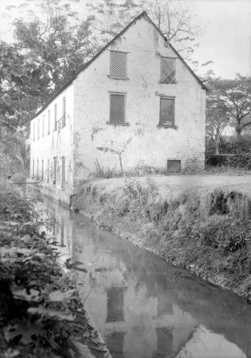 Hale Pa‘i [Print shop] on the campus of Lahainaluna School, Maui. ca. 1915. Photo by Ray Jerome Baker. Call Number: Education. Schools. Maui. Lahainaluna. Artifact Number: SCN 25592 Location: Bishop Museum Archives Image from Bishop Museum Archives, Honolulu, Hawaii. Images are not to be re-used without permission.