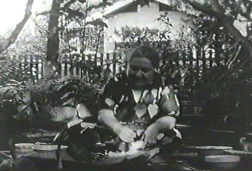 Mary Pukui Pounding Kalo