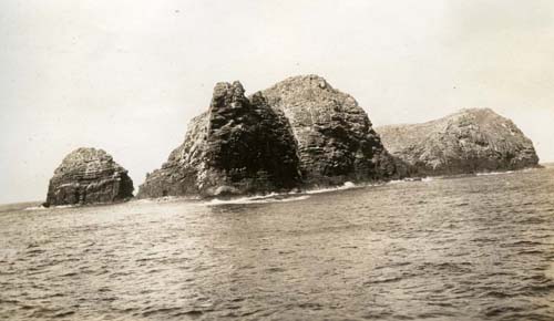 Mokumanamana (Necker Island) from due West. June 29, 1923. Photo by E. Bryan. Call Number: BK 40 page 50 Artifact Number: SP 9781 Location: Bishop Museum Archives Image from Bishop Museum Archives, Honolulu, Hawaii. Images are not to be re-used without permission.